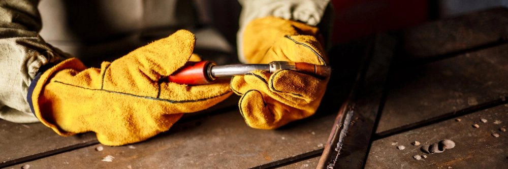 Где, в каких условиях и какие используются перчатки